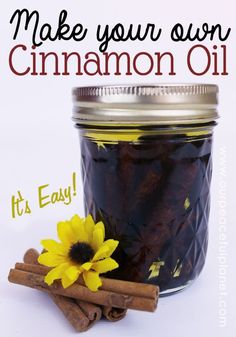 Cinnamon not only tastes and smells good it has many health benefits. We'll show you how to easily and cheaply make your own cinnamon oil. Free labels too! Lavender Skincare, Diy Extracts, Cinnamon Benefits, Making Essential Oils, Homemade Oil, Smells Good, Cinnamon Oil