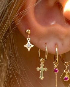 ♡ Heart Stud Earring ⇝SOLD AS A SINGLE ⋆14K Gold filled stud earring ⋆14K Gold filled Tiny Heart Charm with CZ stone Studs Gold, Tiny Star, Star Earrings Stud, Tiny Stud Earrings, Gold Stud Earrings, Tiny Heart, Stone Gold, Star Studs, Heart Studs