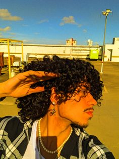 Curly Afro Hairstyles Men, Men’s Long Curly Hair, Afro Hairstyles Men, Male Haircuts Curly, Hair Colour Design, Afro Style, Black Men Hairstyles