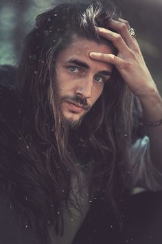 “Le Guerrier de Cendres” — Photographer- Sophie - Dark Beauty | via Tumblr - obraz #3076531 od kristy_d na Favim.pl Man With Long Hair, Viking Men, 얼굴 그리기, Man Bun, Ben Barnes, Be Strong, Dark Beauty, 인물 사진, Long Hair Styles Men