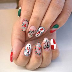 Short Disney Christmas Nails, Disneyland Christmas Nails, Christmas Mickey Nails, Disney Nails Christmas, Mickey Mouse Christmas Nails, Christmas Nails Disney, Disney Holiday Nails, Disney Christmas Nails Design, Christmas Disney Nails