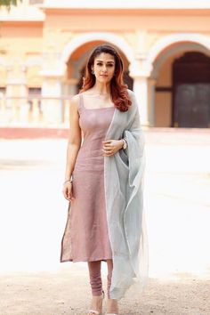 Actress Nayanthara, Design Kurta, Indian Kurti Designs, Sari Design, Indian Designer Suits, Simple Kurta Designs, Simple Kurti Designs, Salwar Designs, Casual Indian Fashion