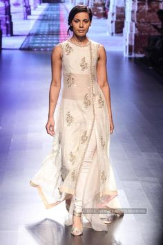 Lakme Fashion Week 2016, Ramp Walk, Anushree Reddy, Designer Kurti Patterns, Fashion Week 2016, Designer Anarkali, Traditional Indian Outfits