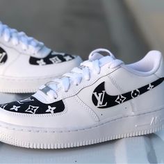 Custom For @Xmastrzman Zapatillas Nike Air Force, Shoe Artwork, Air Max 90 Leather, Painted Nikes, White Air Forces, Nike Air Force One, Nike Air Force 1s, Air Force 1s, Baby Nike