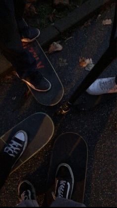 Hook Ups Skateboards Wallpaper, Skateboarding Backgrounds, Skater Aesthetic Wallpaper, Black Skateboard Aesthetic, Skateboarding At Night Aesthetic, Skateboard Dark Aesthetic, Skater Aesthetic, I Feel Good, Aesthetic Backgrounds