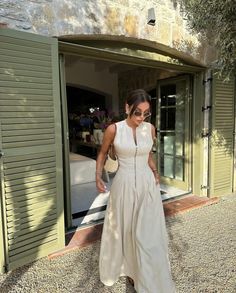 Old Fashion Summer Outfits, Modest Women Aesthetic, Old Money Maxi Dress, Rich Mom Aesthetic Classy Outfit, Summer Dress Old Money, Birkin Mom Outfit, Old Money Dress Classy, Monaco Style Outfits, Rich Summer Outfits