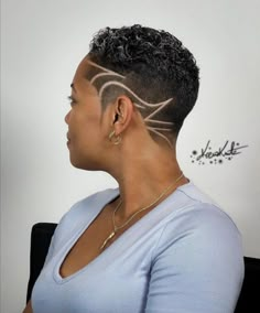 Square Bob, Hair Tattoo Designs, Women's Undercut, Graduated Bob Haircuts, Short Natural Curly Hair