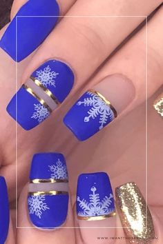 Royal Blue Snowflake Nails Blue Snowflake Nails, Blue Winter Nails, Royal Blue Nails Designs, Snowflake Nail Design, Snowflake Nail, Royal Blue Nails, Snowflake Nail Art, Winter Manicure, Gold Nail Designs