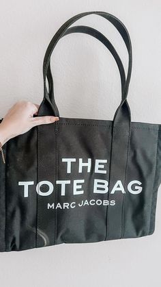 Marc Jacobs Tote Bag🤍 

I’ve been waiting a few months to get it and I’m so excited it’s here! I got it straight from the website for $225

What designer bag brand is your favorite??

Purse | Handbag | Purse Essentials | Designer Purse | Purse Patterns | Purse Storage | Purse Inspo | Handbag Inspo | Purses and Bags | Cluth Purse | Crossbody Purse | Purse Outfit Style | Fanny Pack | Leather Bag | Backpack | Boho Purse | Aesthetic Purse | Crochet Purse | EBay Purse | EverHandmade | YSL | Gucci | Tory Burch | Kate Spade | The Tote Bag | Prada | Crossbody Purse | Tote Bag | Clutch | Bag | Marc Jacobs | Louis Vuitton | Coach | Hermes | Michael Kors | Fendi | Telfar | Valentino | Christian Dior | Vera Bradley | Fashion Purses | Tote Bag Aesthetic Design | Pretty Bags | Luxury Handbags | Fann Makeup Lipgloss, Purse Storage, Purse Crochet