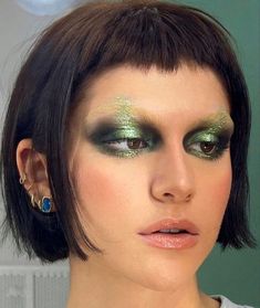 Reptile Makeup, Dark Green Makeup, Green Makeup Look, Funky Makeup, Drag Make-up, Make Up Inspiration, Graphic Makeup, Perfect Beauty, Green Makeup