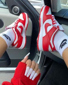 Adidas Shoes Outfit, Sepatu Air Jordan, Doudoune The North Face, Stile Kylie Jenner, Sam & Cat, Trendy Shoes Sneakers, Nike Shoes Girls, Pretty Shoes Sneakers