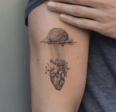 Тату Surrealist Tattoo Ideas, 2024 Tattoo, Brain Tattoo, Heart And Brain, Self Love Tattoo, Palm Tattoos, Inspiration Tattoos, Tattoo Girls, Butterfly Tattoos