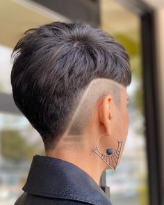 Pixie Undercut Hair Color Ideas, Back Short Haircut Women, Undercut Design Women, Edgy Undercuts For Women, Short Pixie Undercut Hairstyles Edgy, Asymetrical Haircut Edgy Undercut, Short Hair Shaved Undercut, Women’s Undercut, Women’s Undercut Hairstyles