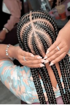 24 Gorgeous Feed in Braids Hairstyles You Need To Try In 2022. - HONESTLYBECCA Ghana Weaving Styles, Feed In Braids, Big Box Braids Hairstyles, Braided Cornrow Hairstyles, Braids Hairstyles Pictures, Feed In Braid