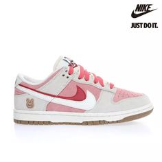 Back To School Shoes Dunks, Cute Shoes For Back To School, Cute Kicks, Pink Sneakers With Embroidered Logo For Streetwear, Women’s Nike Dunks, Casual Sneakers With Pink Accents For Streetwear, Cute Nike Dunks, Cute Aesthetic Shoes, Cute Dunks