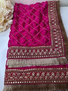 Traditional Sabyasachi Inspired Embroidered Work Bridal, Wedding Wear Indian Dupatta, Beautiful Embroidered Zari Work Chunni Sabyasachi Dupatta, Suit Degin, Bridal Dupatta Designs, Stylish Dupatta, Wedding Wear Indian, Mayon Dresses, Boutique Suit, Traditional Bridal Jewelry, Indian Dupatta