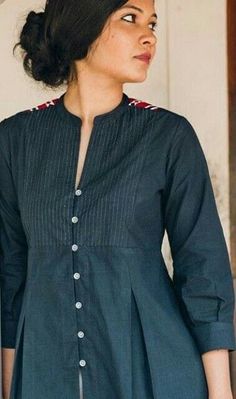 Latest Cotton Frock Designs For Women, Red Kurti Design, Style Outfits Summer, Plain Kurti Designs, Womens Casual Fashion, Summer Vibes Aesthetic, Aesthetic Summer Outfits, Salwar Neck Designs, Designer Aesthetic