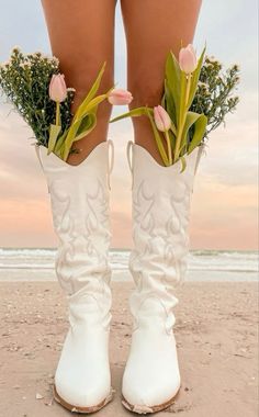 Western Beach Aesthetic, Pink Coastal Cowgirl Aesthetic, Cowgirl Asethic Pictures, Coastal Cowgirl Pictures, Beach Country Aesthetic, Coastal Cowgirl Aesthetic Pictures, East Coast Cowgirl, Coastal Cowgirl Boots, Coastal Cowgirl Background