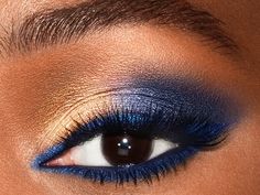 Guard Makeup, Blue Eyeshadow For Brown Eyes, Quince Makeup, Eyeliner Inspo, Blue Eyeshadow Palette, Luxury Palette, Metallic Eyeliner, Blue Eyeshadow Looks, Blue Smokey Eye