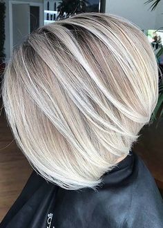 Balayage Hair Bob, Long Angled Bob, Medium Length Hair Straight, Angled Bob Haircuts, Dunner Wordend Haar, Straight Hairstyles Medium, Angled Bob Hairstyles, Balayage Blond, Blond Balayage