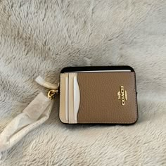 Brand New! Coach Zip Wallet/Wristlet Coach Wallet Keychain, Coach Wallet Aesthetic, Keychain With Wallet, Cute Wallets For Women, Coach Wallets, Teen Christmas Gifts, Fun Wallets, Birkenstock Boston Shearling, Boston Shearling