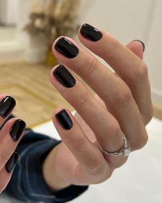 Black Gel Nails, Gel French Manicure, Kutek Disney, Squoval Nails, Nagel Tips, Smink Inspiration, Makijaż Smokey Eye, Black Nail Polish, Thanksgiving Nails