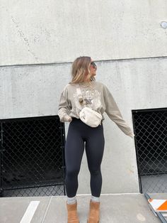 Womens Winter Outfits 2024, Comfy Fall Outfits With Leggings, Cute Comfy Outfits For Fall, Colored Leggings Outfit, Fall Mom Outfits, End Of Summer Outfits, Fall Outfits Comfy, Mom Outfits Fall, Autumn Outfits Aesthetic