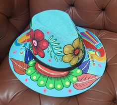 Hand Painted Fedora Hats, Multicolor Wide Brim Hand Painted Sun Hat, Bohemian Multicolor Hand Painted Straw Hat, Artistic Hand Painted Panama Hat, Painted Straw Hats, Painting Hats, Art Hats, Painted Boots, Mexican Sombrero