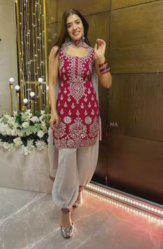 Patiala Suit For Wedding, White And Red Suits For Women Indian, Salwar Designs For Wedding, Patiyala Kurti Design, Suit Traditional Women, Desi Suits For Women, Patiala Dress Designs, Indian Salwar Suit Designs, Karwachauth Captions