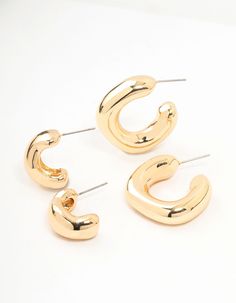 Upgrade your style with this pack of two gorgeous hoops. The gold molten finish adds a touch of luxury, while the classic hoop shape keeps things timeless. Perfect for any look, from casual to chic. Dimensions: Length 25 mm x Width 5 mm | Lovisa Gold Molten Hoop Earrings 2-Pack