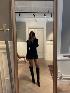 Going Out Outfits With Heels, Black Elegance Outfit, Black Dress Brown Boots Outfit, Black Over Knee Boots Outfit, Heeled Boots Outfit Going Out, Black Heeled Boots Outfit, Black Dress Black Boots, Fashion Week After Party, Elegant Winter Dress