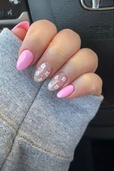 Short Rounded Acrylic Nails Designs, Pink Short Nails Ideas Summer, Summer Nails Round, Nail Art 2023, Oval Nails Designs, 2023 Nail, Summer Nail Ideas