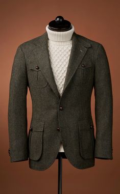 Inspired by traditional British sportingwear designed for hunting and shooting, this tweed jacket has a rugged yet refined appeal. Hunting Jacket, Green Tweed, Travel Wear, Hunting Jackets, Winter Travel, Hunting