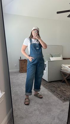 Check out this photo from wifewithabudget Baggy Jeans Maternity Outfit, Baggy Jeans Pregnancy Outfits, Maternity Clothes Overalls, Overalls For Pregnant Women, Pregnant In Overalls, Favorite Products, Bump, Parenting, Cute Outfits