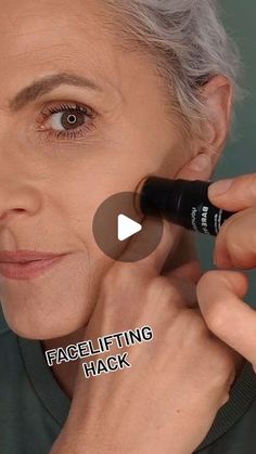 Easy Party Makeup Tutorials, Party Makeup Tutorial, Makeup Wrinkles, Face Makeup Tutorial Video, New Makeup Ideas, Beginners Eye Makeup, Makeup For Older Women, Makeup Tips For Older Women, Eye Makeup Techniques