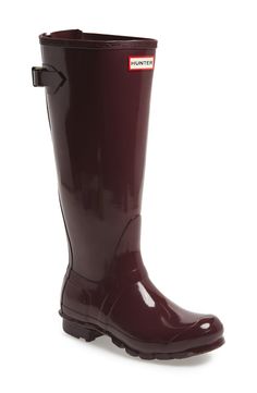 Can't wait to splash in puddles with these burgundy Hunter rain boots. Boots Outfits, Rain Boots Women, Womens Black Booties, Hunter Rain Boots, Rubber Boot, Rain Boot, Kinds Of Shoes, Hunter Boots, Rainy Days