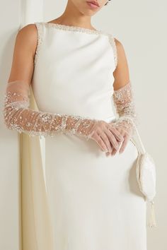 Wedding Gloves With Dress, Iranian Wedding, Beaded Gloves, Tulle Gloves, Dress With Gloves, Wedding Gloves, Bridal Gloves, Dream Wedding Ideas Dresses, Exclusive Dress