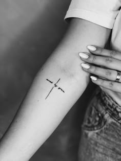 Tatuagem minimalista 
Tatuagem cristã 
Tatuagem feminina Saved By His Grace Tattoo, Minimalist Tattoo Bible, Saved By Grace Through Faith Tattoo, Christian Female Tattoos, Christian Music Tattoo, Yhwh Tattoos For Women, By Grace Through Faith Tattoo, Small Bible Verse Tattoos, Jesus Name Tattoo