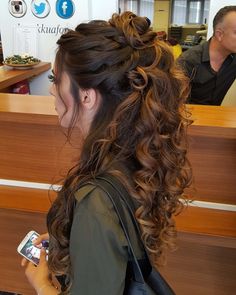 Hairstyles For Women Easy, Trendy Curly Hairstyles, Hair Styles Natural, Best Curly Hairstyles, Easy Curly Hair, Curly Bridal Hair, Hairstyles 2024, Bridal Hair And Makeup, Wedding Hair And Makeup