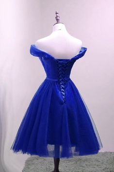 Lindo vestido de fiesta simple de tul azul real, vestido formal encantador, vestidos azules de regreso a casa
Material:Tul,Silueta: AlinearColor:Royal Blue,Hemline:RodillaLongitud,Detalles de atrás:Encaje Formal Dress Blue, Simple Party Dress, Simple Homecoming Dresses, Prom Dress Pictures, Cute Formal Dresses, Dark Red Dresses, Prom Dresses Simple, Cute Homecoming Dresses, Cute Dresses For Party