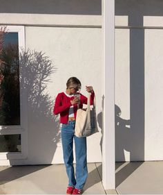 Red Outfit Winter, Red Outfit Casual, Red Adidas Shoes, Brit Harvey, Red Shoes Outfit, Red Knit Cardigan, Adidas Outfit Shoes, Sneaker Outfits Women