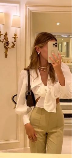 It girl, it girl aesthetic, it girl outfit inspo, old money aesthetic, old money outfit, old money style, classy, classy outfit ideas, pretty girl, mirror selfie, mirror selfie inspo, blonde girl, rich girl outfit inspo, outfit inspo, instagram picture ideas Ritz Paris Hotel, Rich Girl Aesthetic Outfit, Outfit Inspo Old Money, Rich Girl Outfit, It Girl Outfit, Rich Girl Outfits, Rich Outfits, Outfit Old Money, Girl Mirror