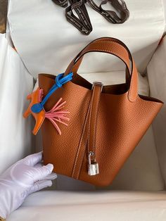 Adaptable-Bags - HMS Bags - 1025 A+ Excellent Quality copies; Contact us if you've any questions in your mind. Hermes Picotin, Handbags Collection, Togo Leather, Luxury Designer Handbags, Canvas Shopping Bag, Soccer Shoes, Womens Purses, Slipper Boots, Top Shoes