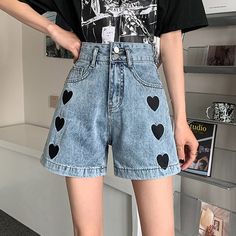 Black Hearts Shorts boogzel apparel Outfits With Black Shorts, Summer Alt Outfits, Grunge Heart, Boogzel Apparel, Shorts Grunge, Thrift Clothes, E Girl Clothes, Cream Outfit, Grunge Denim