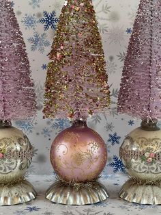 Vintage Bottle Brush Trees, Cozy Home Decor Ideas, Tart Tins, Home Decor Product, Living Room Cozy, Decor Christmas Home