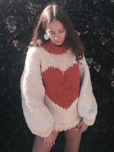 Fashion Knitting Loose Sweater Tops Yarn Heart, Fashion Knitting, Sweater Tops, Black And White Love, Sweater Oversize, Heart Sweater, Loose Sweater, Chunky Yarn, Knitted Pullover Sweaters