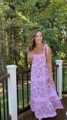 Warm Spring Outfits, Summer Graduation Dress, Being A Women, Sorority Sisterhood, Future Clothing, Clothing Business, Church Dress, Graduation Dresses, Pink Girly Things