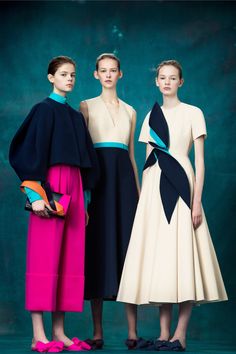 View the full Delpozo Pre-Fall 2017 collection. Three Women, Spanish Fashion, In Spanish, Mode Inspiration, Fashion Details, Moda Fashion, Look Fashion