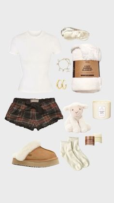 #cleangirlaesthetic Uggs Y2k, Date Outfit Ideas, Date Outfit, Cozy Chic, First Date, White Beige, What To Wear, The Dress