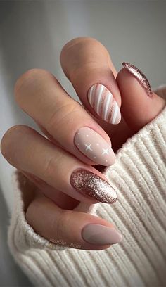 Beige Nails Design, December Nails, Christmas Gel Nails, Sweater Nails, Beige Nails, Oval Nails, Xmas Nails, Holiday Nails